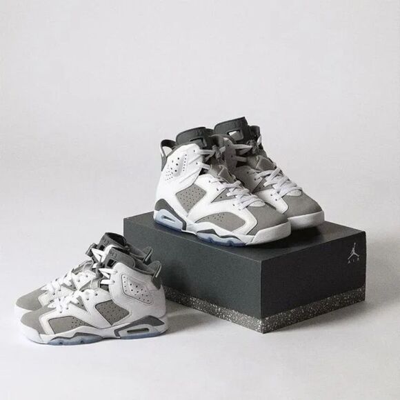 Gs Air Jordan Cool Grey White Medium Grey 384665-100 size 4y 7y​